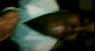 phim sẽ gay Adriana Chechik thuyết phục viet69 bạn cùng phòng của mình để đụ.