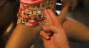 phim sex sub.tech mac Mac ôm một cô gái, sau đó dừng phim xet 18 lại.