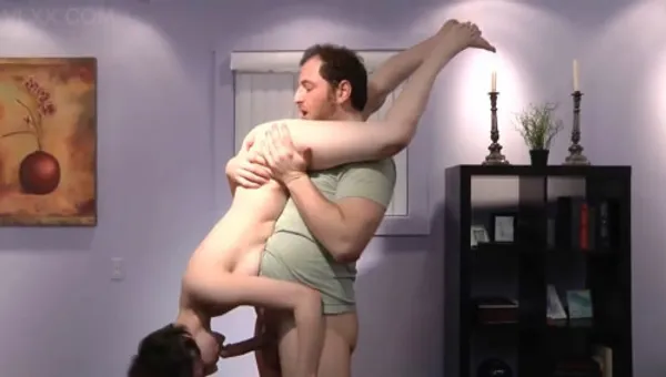 sex azusa yagi Lén đi chơi đêm, con gái bị bố phát hiện và &quot;phạt yêu&quot;